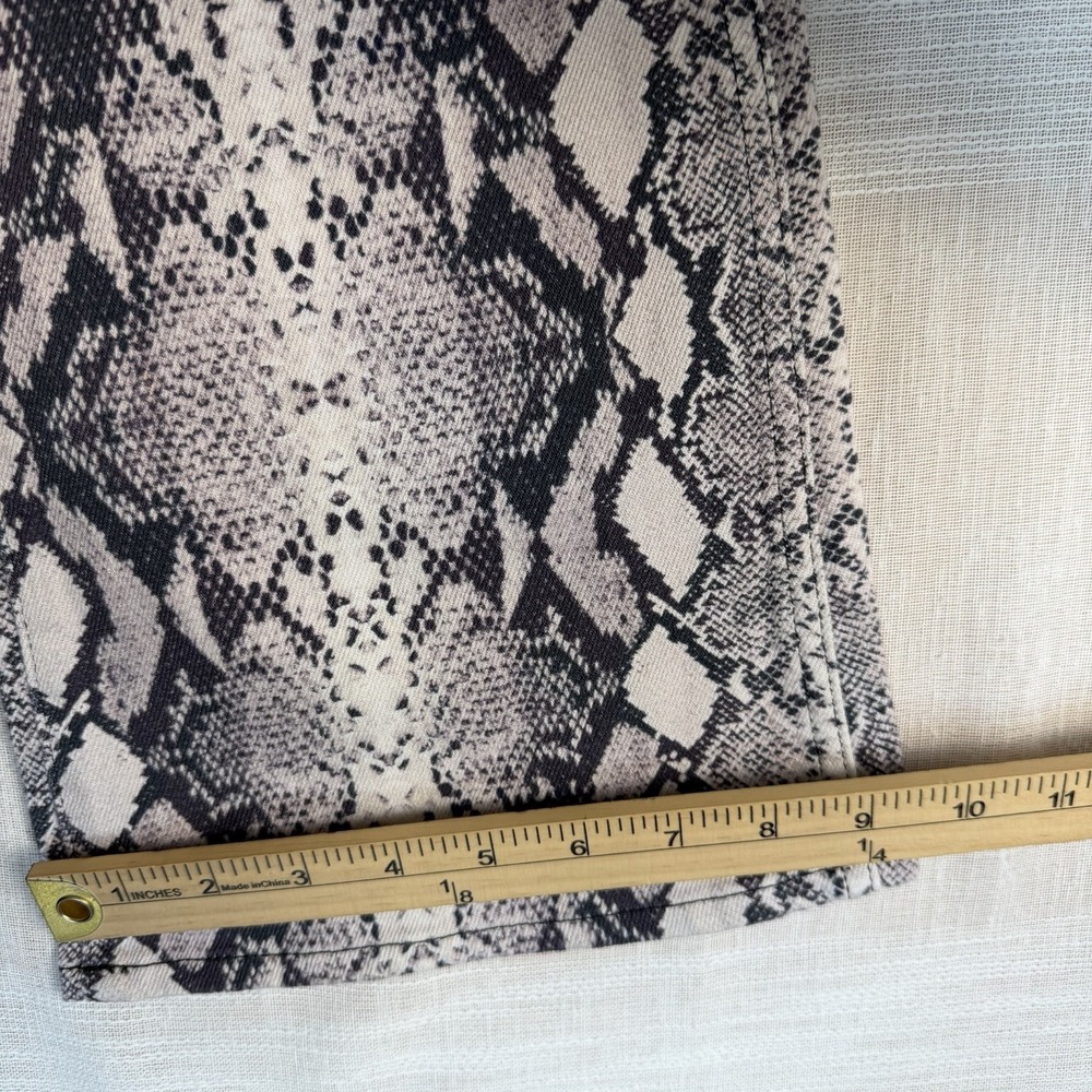 Wrangler Wanderer 622 Flare Jeans Sz 29x32 High Rise Pink Gray Snakeskin Python - Picture 7 of 10